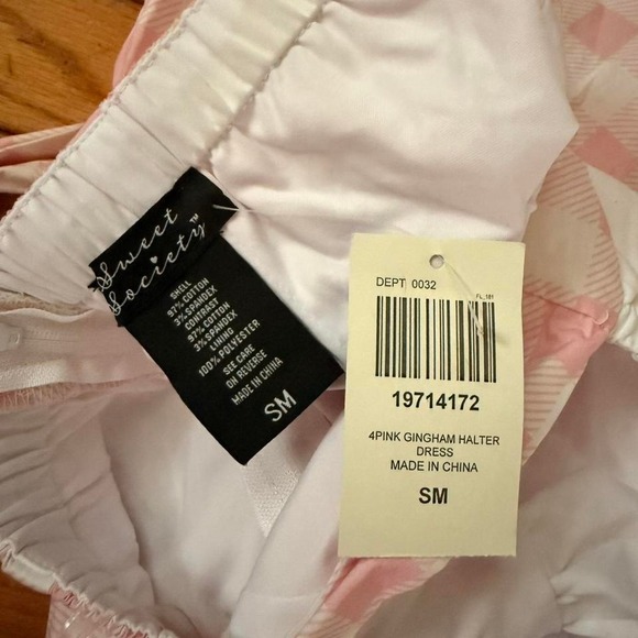 NWT Sweet Society Pink gingham halter dress with bow detail - Picture 2 of 7